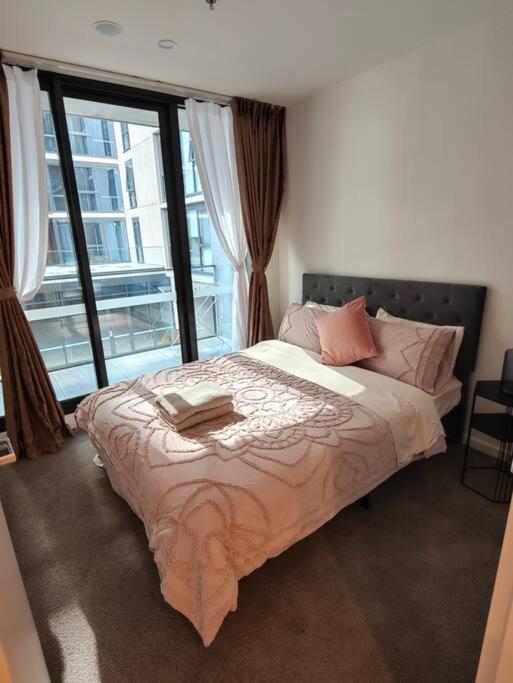 Modern 1-bedroom Unit In The Heart Of Apartment *