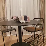 Modern 1-Bedroom Unit In The Heart Of Canberra