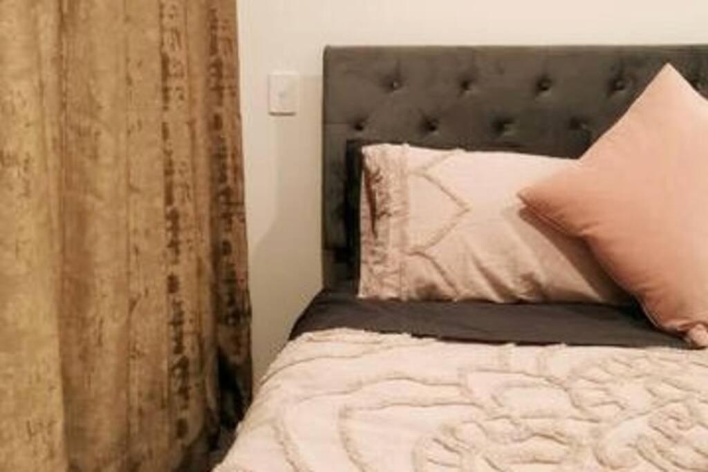 Modern 1-bedroom Unit In The Heart Of